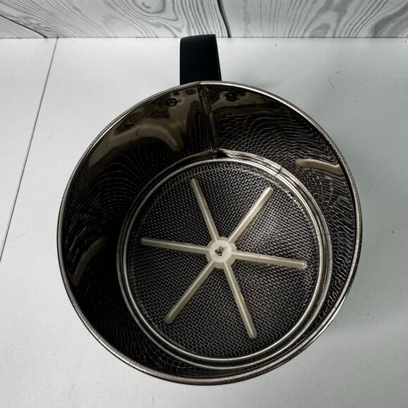 Vintage Androck Stainless  Silver & Black Flour Sifter NOS - Picture 4 of 8